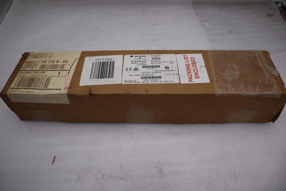 Used ALLEN BRADLEY 440L-R4J0320YD GUARDSHIELD LIGHT CURTAIN NEW IN BOX STOCK H307