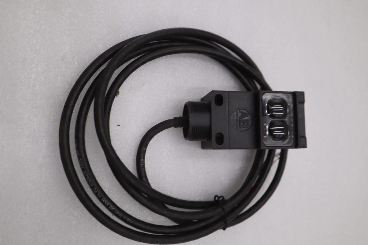 Used NEW OPEN BOX ALLEN BRADLEY 42GRU-9002 SER. B 70-264VAC/DC - STOCK L194CC