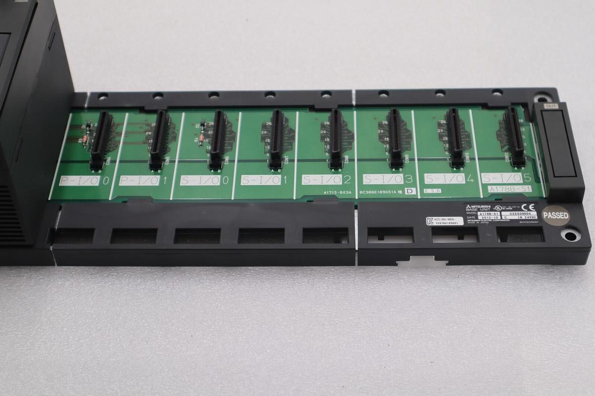 Used NEW MITSUBISHI A173UHCPU MOTION CONTROLLER W/ A178B-S1 8-SLOT BASE UNIT #L-702