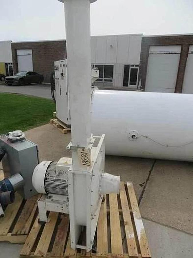 Used TRIA (OMV GROUP) GRANULATOR MODEL 900 NS-R WITH SILENCER