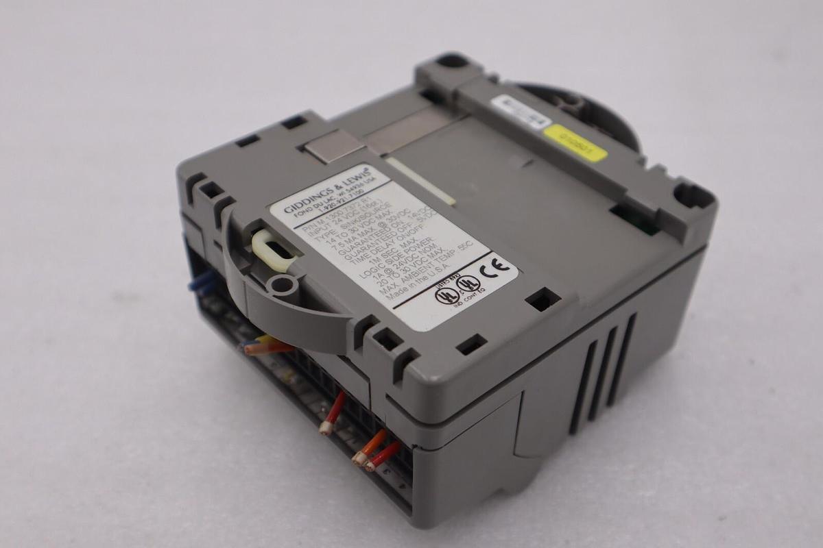 Used GIDDINGS & LEWIS M.1300.7372 R1 Input Module 24VDC SINK/SOURCE STOCK 644-D
