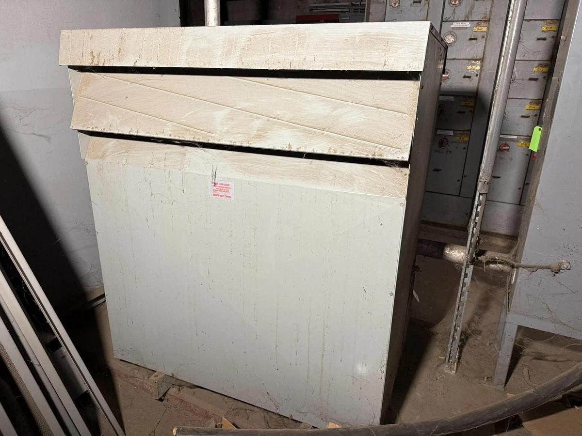 Used 440 kVA HPS Hammond DM440NJ Transformer HV 575V LV 460/266V ALUMINUM WINDINGS