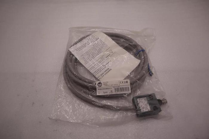 ALLEN BRADLEY 802B-CSADBSXC3 COMPACT LIMIT SWITCH NEW UNIT STOCK L-230-C