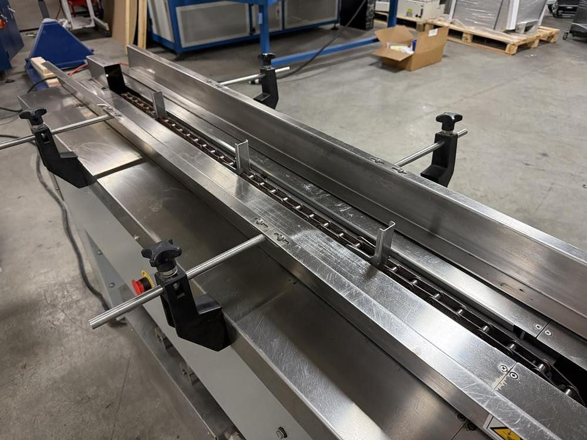 Used TEXWRAP MODEL 2219 SHRINK WRAP SYSTEM W/ TEXWRAP # F05—5’ LUGGED INFEED CONVEYOR