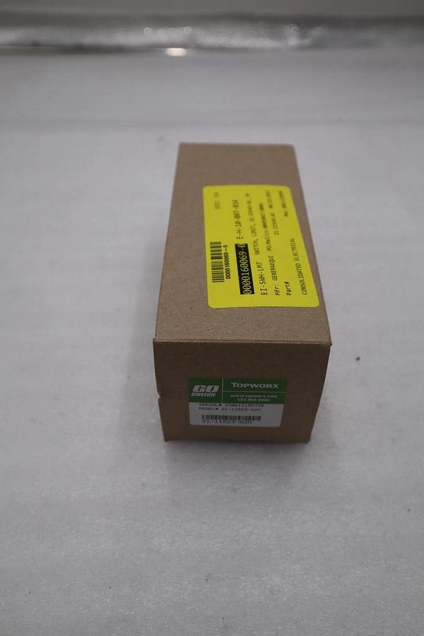 Used NEW TOPWORX 21-11523-A2M SPDT UL C1D1 LEAD WIRES 36" W/METRIC HUB STOCK G273A