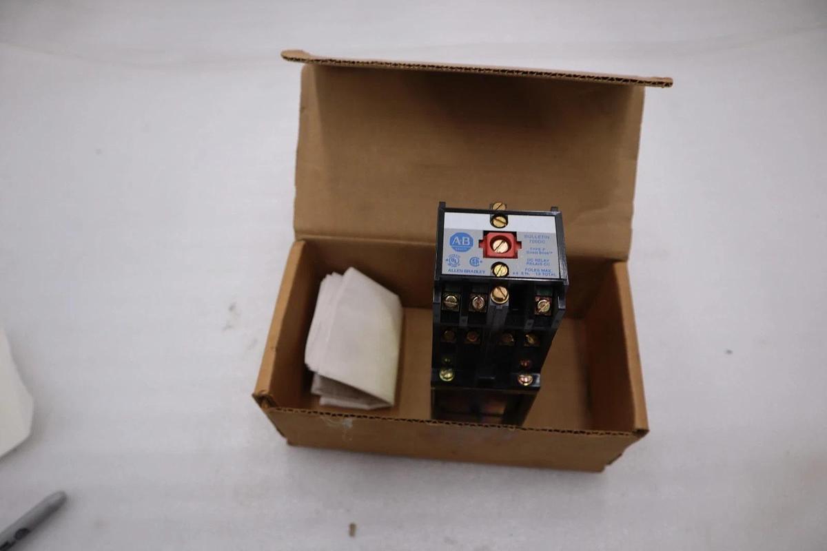 Used Control Relay 700DC-P700Z2 Allen-Bradley 700DCP700Z2 NEW IN BOX CC186