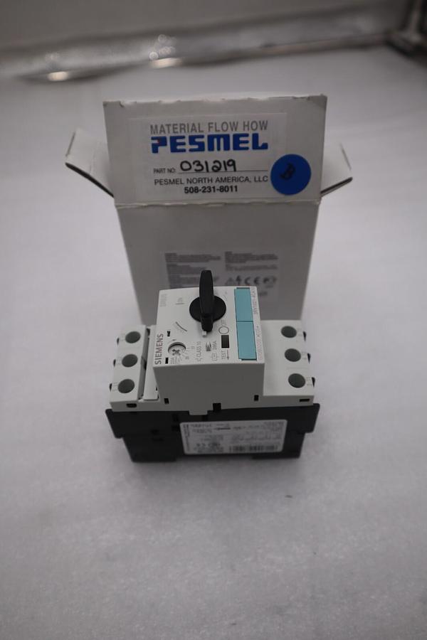 Used NEW OPEN BOX 3RV1021-4CA10 SIEMENS Circuit Breaker STOCK G533A