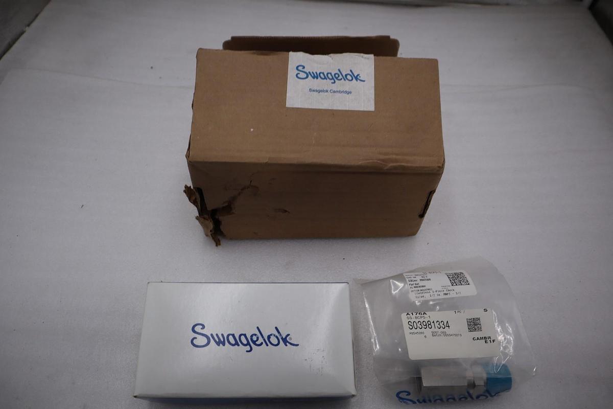 BOX OF 5 - Swagelok SS-8CP5-1 Stainless Steel 1-Piece Poppet Check Valve #GF169