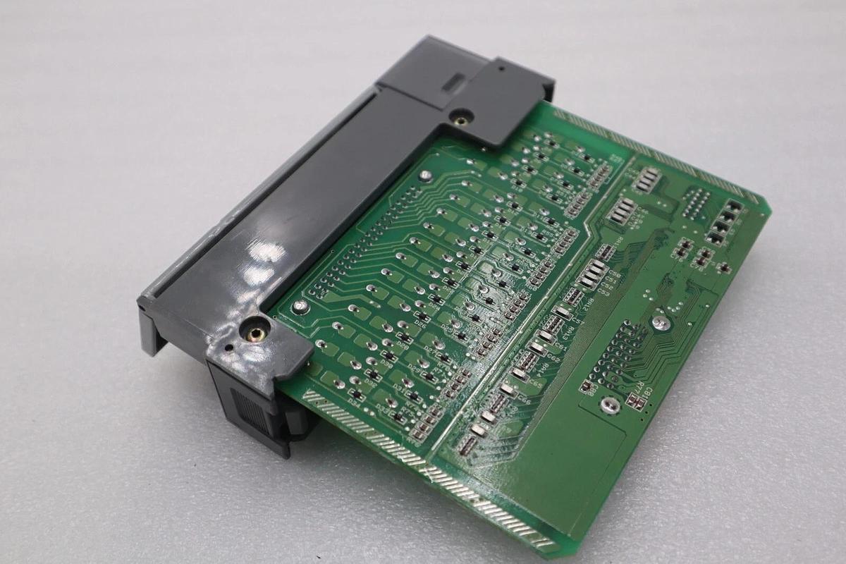 Used ALLEN BRADLEY 1746-IB32 SLC500 INPUT MODULE SER C STOCK #L-690C