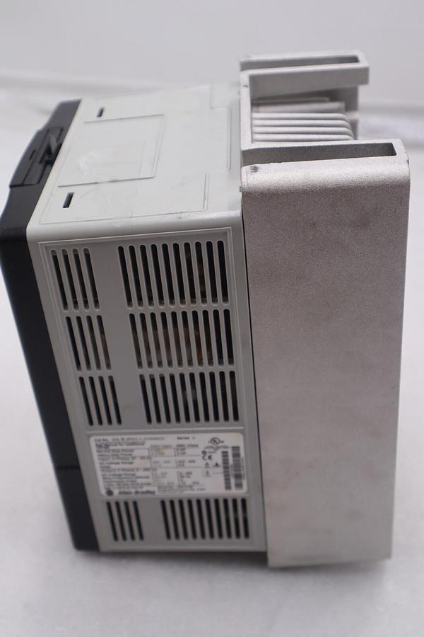 Used ALLEN BRADLEY20AD8P0A3AYNANC0 POWERFLEX 70 5HP AC DRIVE 480 VOLT STOCK 3293