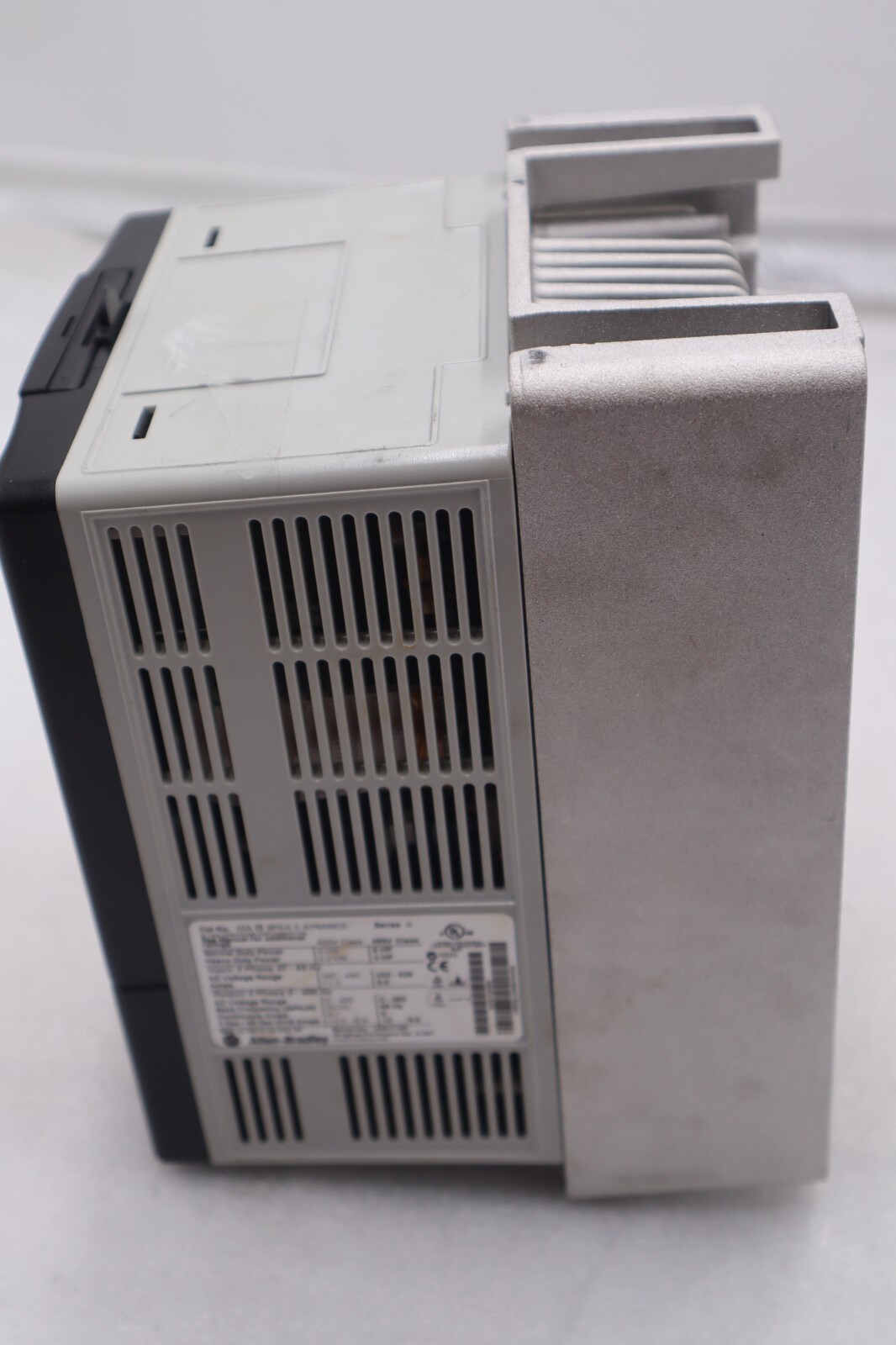 Used ALLEN BRADLEY20AD8P0A3AYNANC0 POWERFLEX 70 5HP AC DRIVE 480 VOLT STOCK 3293