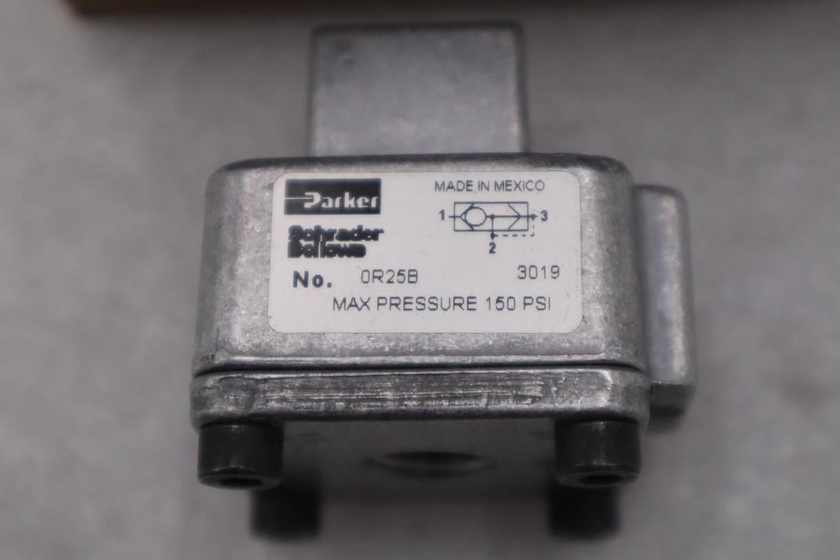 Used NEW OPEN BOX Parker 0R25B Quick Exhaust Valve STOCK GF224A