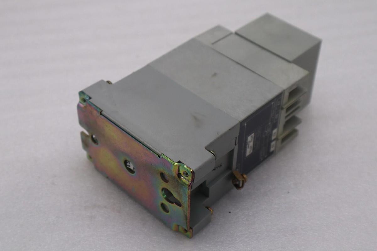 Used ALLEN BRADLEY 700-RT20N200A1 SERIES B STOCK 5517