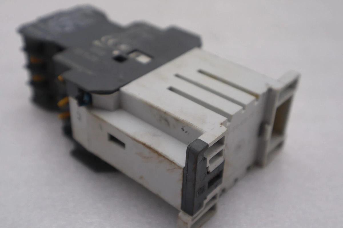 Used ABB CA5 Auxiliary Contact Block A600-Q300 AWG 12-16 CU Used #3592