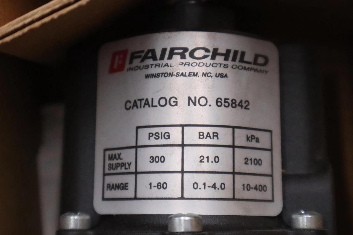 NEW OPEN BOX FAIRCHILD 65842 REGULATOR STK GF89A