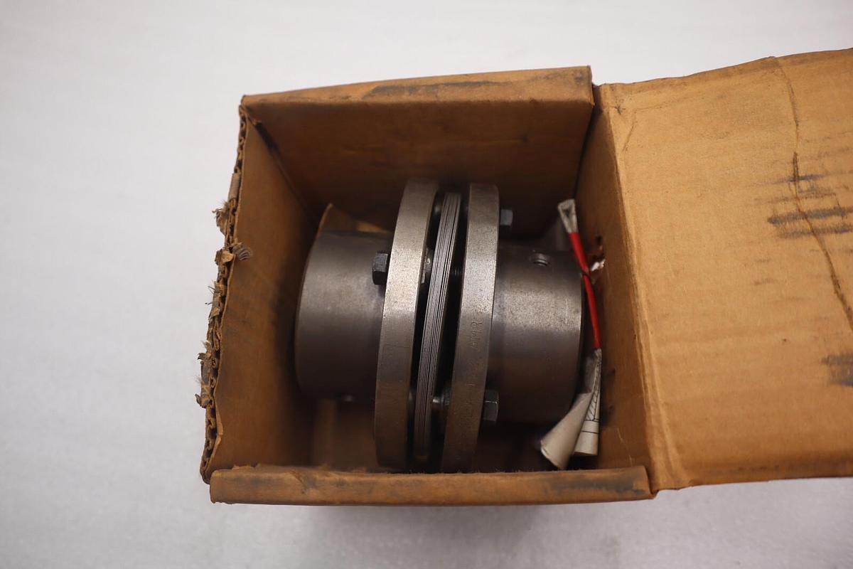 Used NEW OPEN BOX Rexnord 614538 Coupling Thomas Center Assembly CMA AMR 162 TD B-759