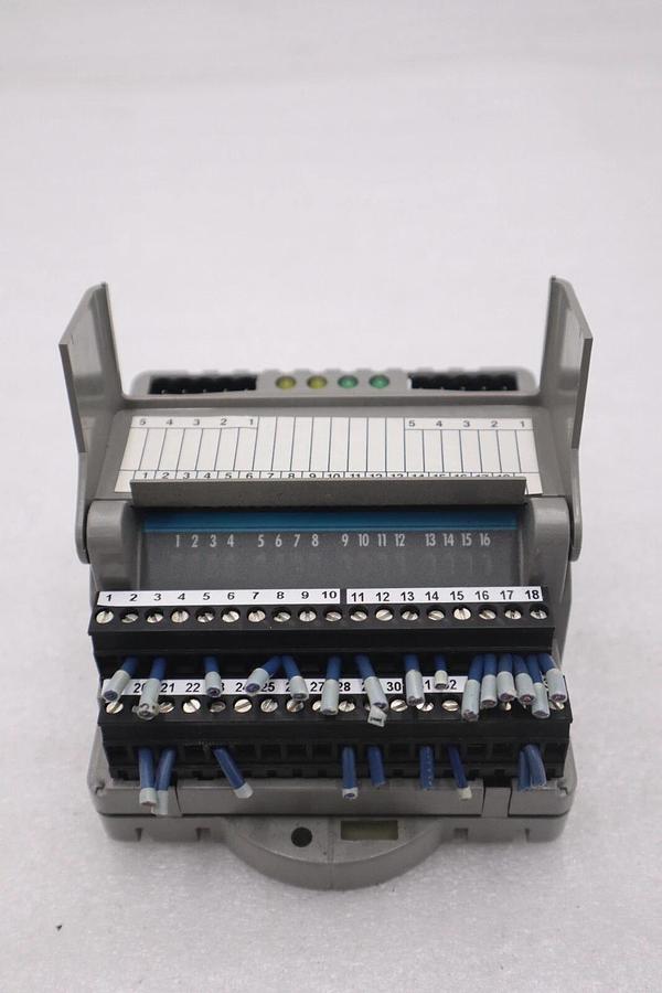 Used GIDDINGS & LEWIS M.1300.7372 R1 Input Module 24VDC SINK/SOURCE STOCK 649-D
