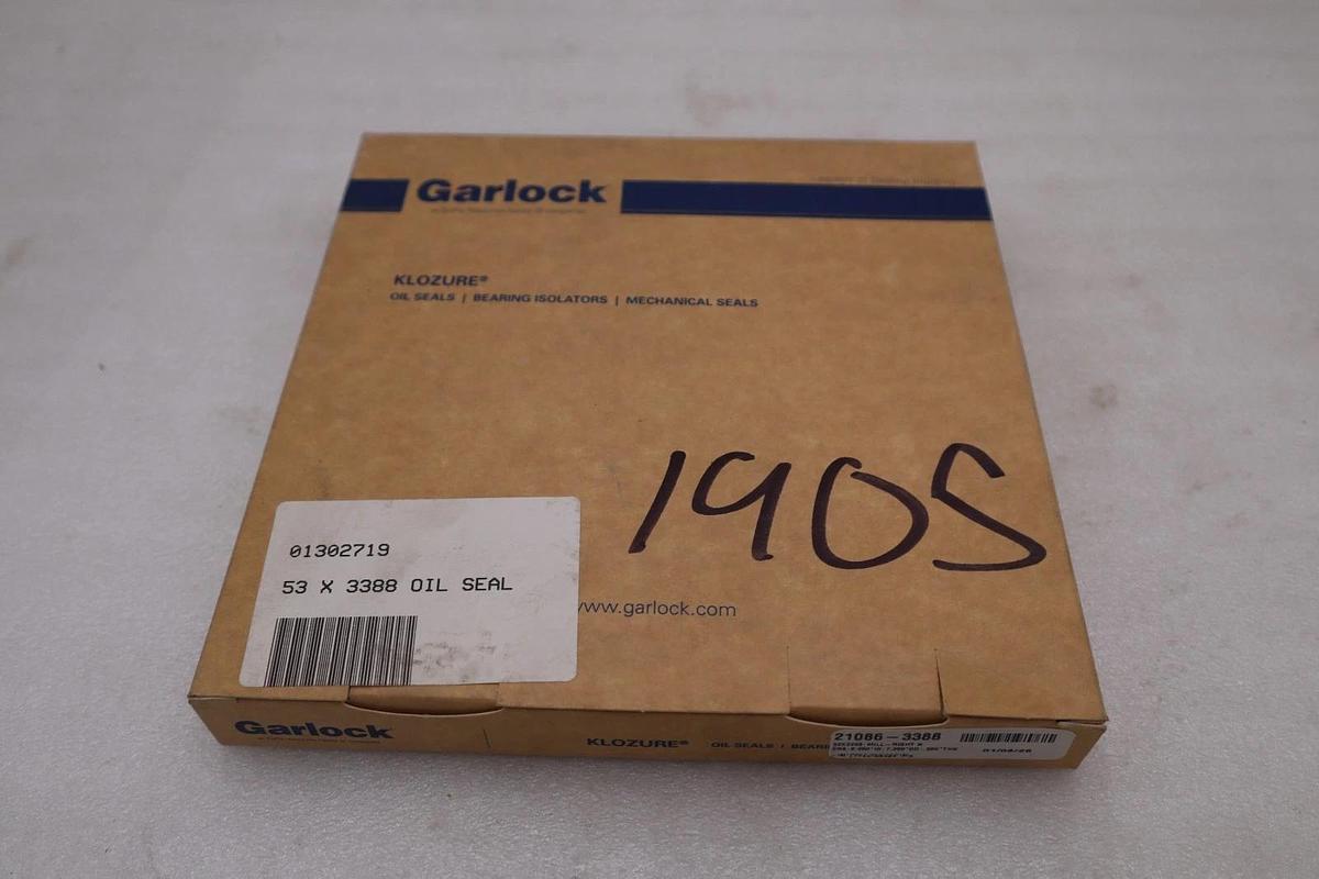 Used GARLOCK KLOZURE 21086-3388 (53X3388) OIL SEAL - NEW IN BOX - STOCK GF1093