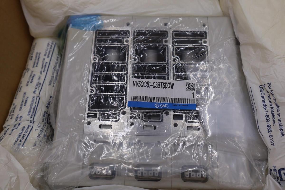 SMC PNEUMATICS VV5QC51-03BTSD0W VALVE MANIFOLD STOCK 704-A