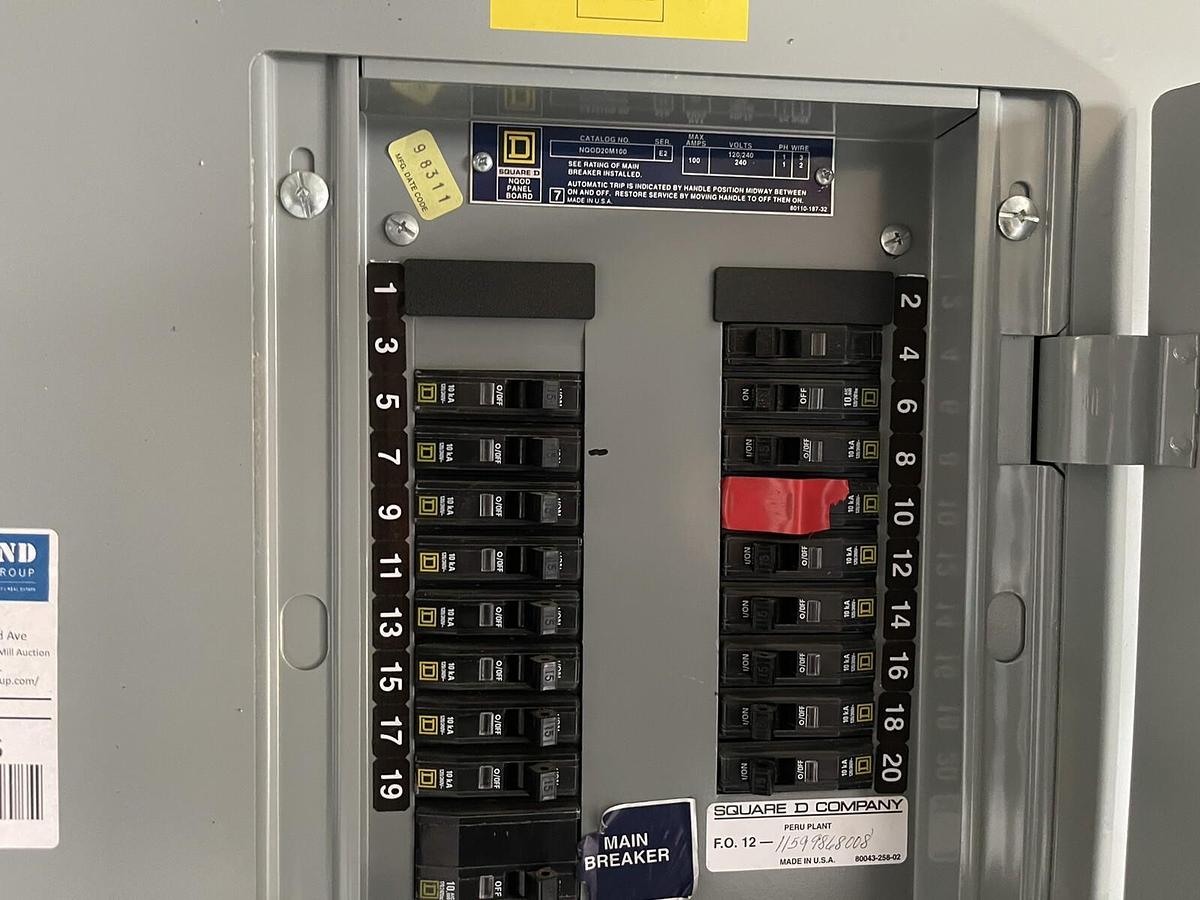 Used SQUARE D NQOD20M100 SER. E2 LIGHTING PANEL STOCK PFWT