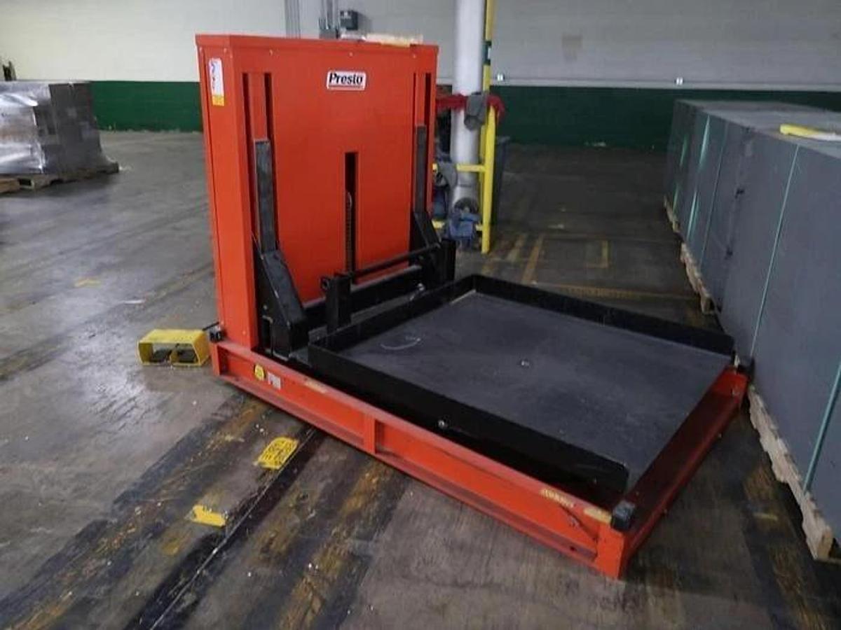 Used P4 Floor Height Load Leveler with Built-In Turntable