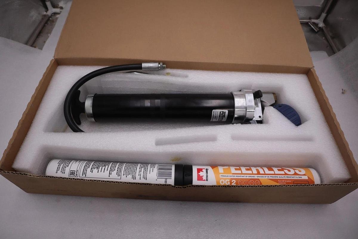 Amtec Hydraclamp Part No. 112.110.210-700 Hydraulic Hand Pump NEW IN BOX #4417A