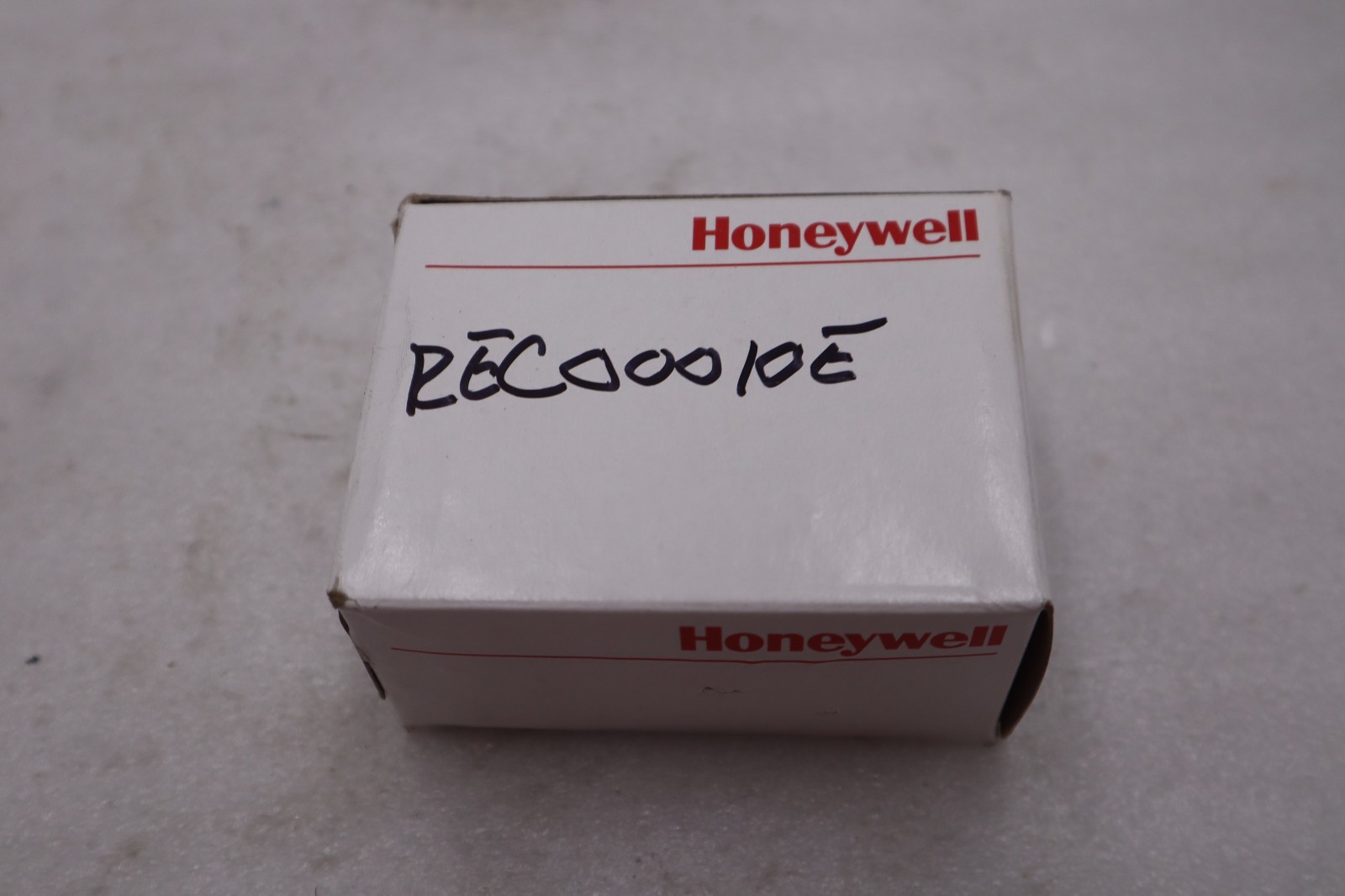 Honeywell BZE6-2RQ BZE62RQ Micro Roller Plunger Limit Switch - STOCK 1530A