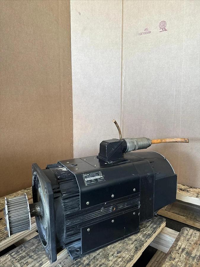 Used Rexroth R911309450 Servo Induction Motor MAD130B-0100-SA-S0-BQ0-35-V1 #HP105