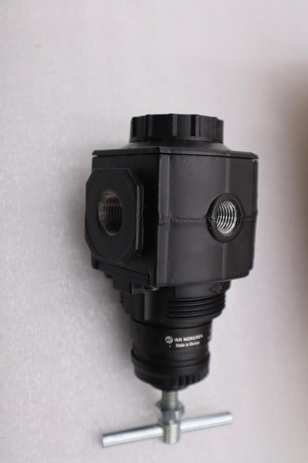 Norgren Pressure Regulator R73G-3AT-RFG 300 PSIG Inlet 0-60 PSIG Outlet Range