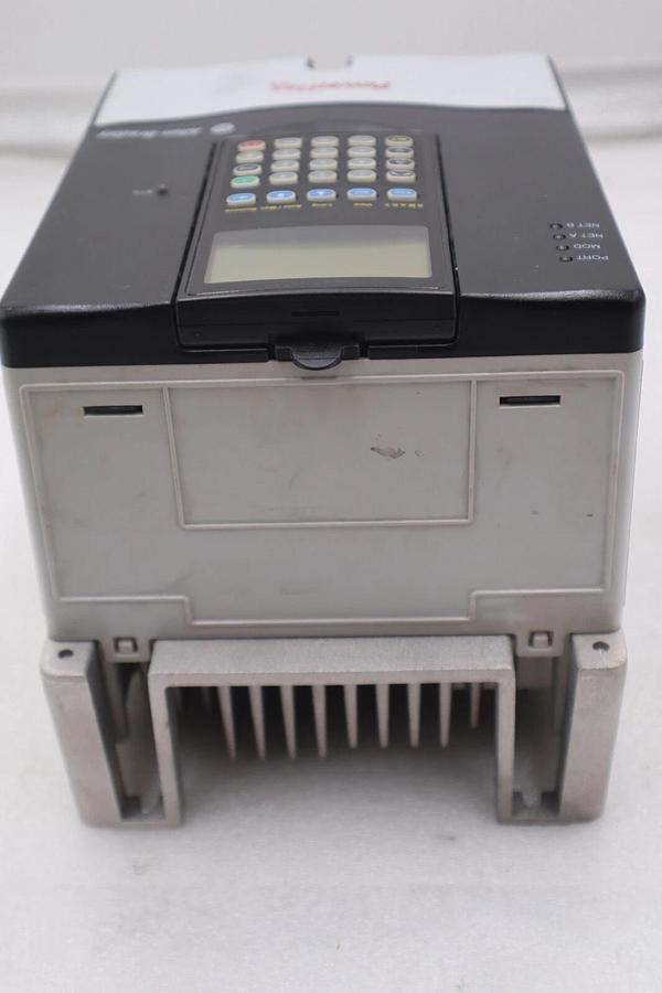 Used 20AD8P0A3AYNANC0 ALLEN BRADLEY POWERFLEX 70 5HP AC DRIVE 480 VOLT STOCK 3306
