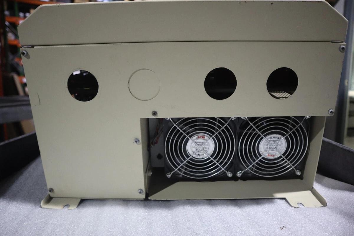 Used TOSHIBA VT130G3U4400 TOSVERT-130G3 TRANSISTOR INVERTER AC DRIVE 40HP STOCK 3407A