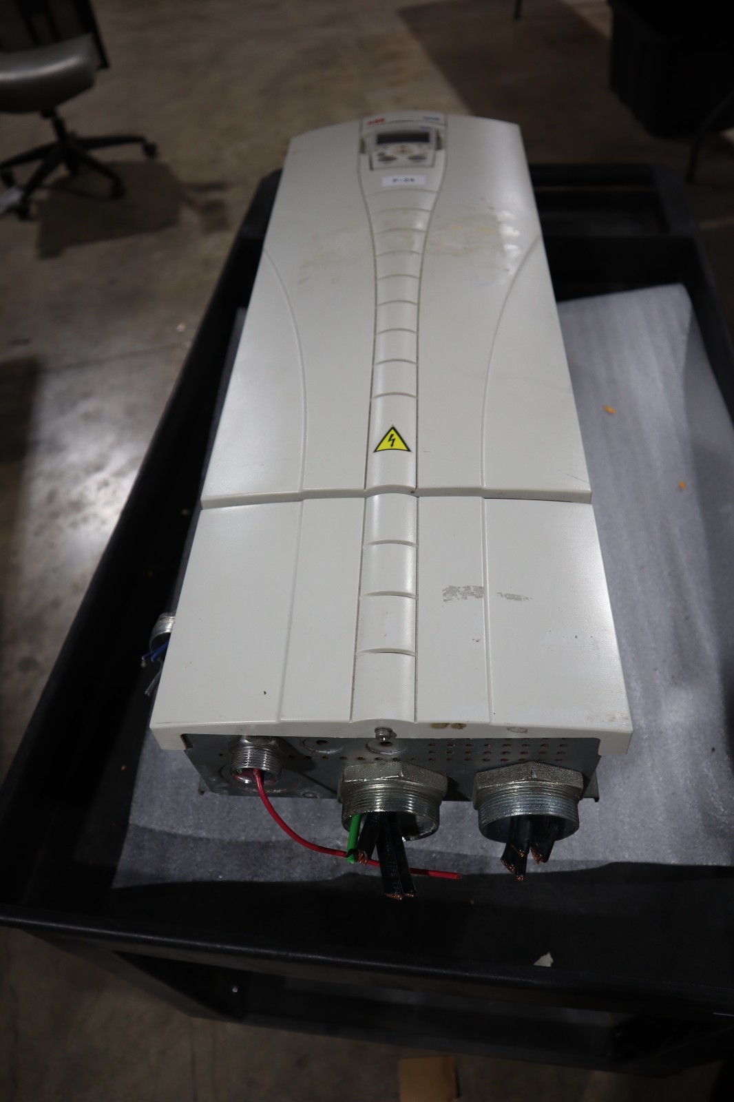 Used ABB ACH550-UH-125A-4 AC DRIVE 550 SERIES 3 PHASE 380-480 V AC STOCK S686