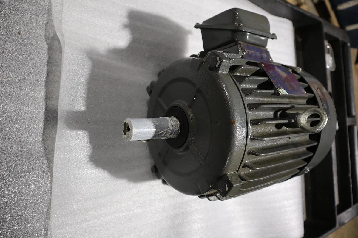 Used TECO-Westinghouse MAX-PE NP0034 TYPE AEHH8P 182T STOCK HS31