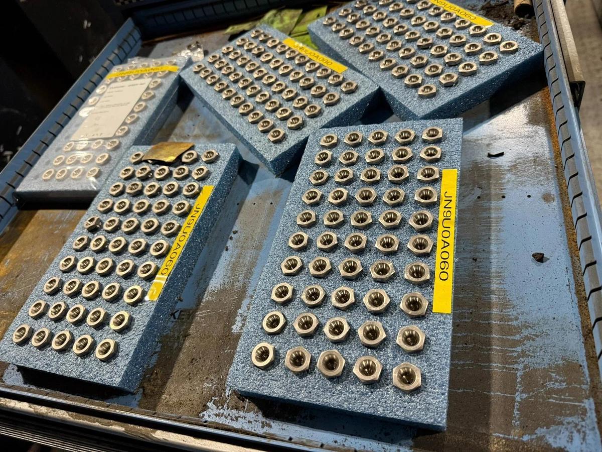 Used LYON 11 DRAWER CABINET MSS II SAFETYLINK 30"X28"X60" (NO CONTENTS)