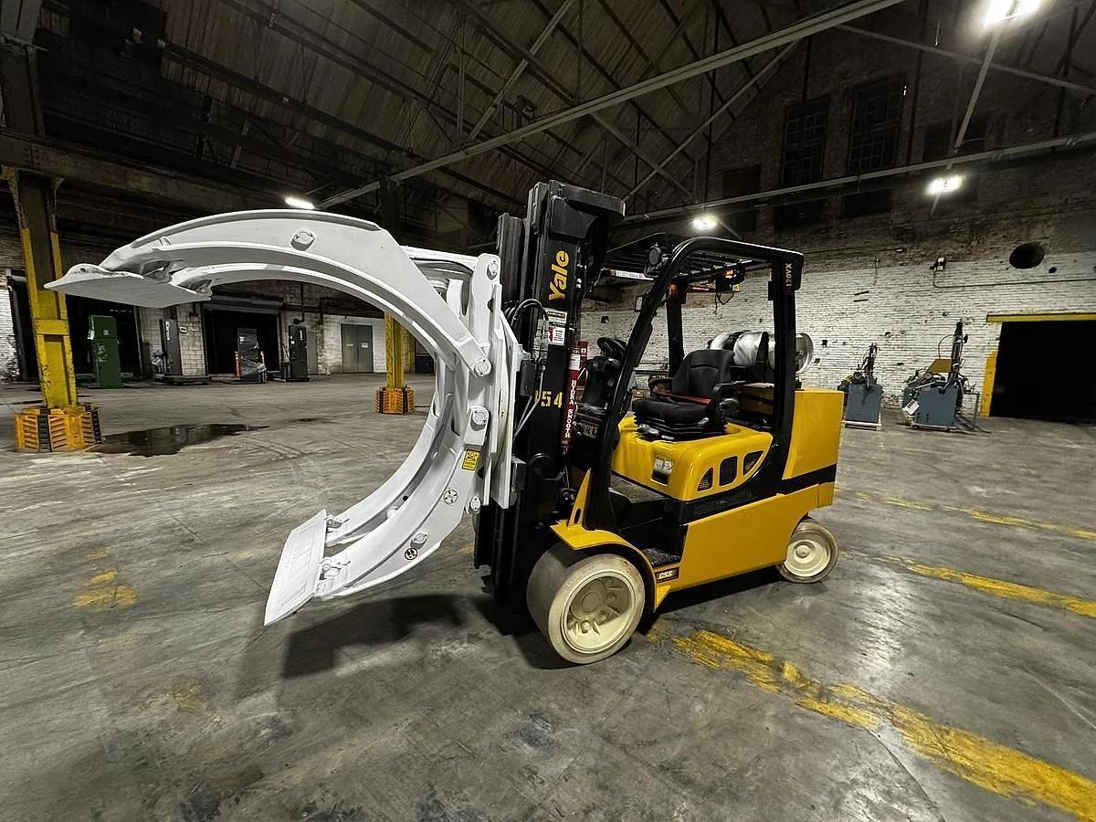 Used 12,000 LB. YALE MDL GLC120VX LH92"/RH185" WITH 72" CASCADE PAPER ROLL CLAMP 2019