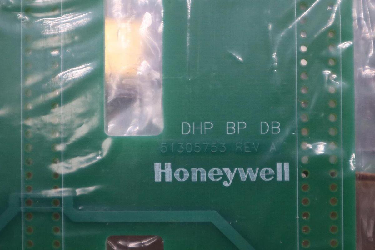 Used NEW IN BOX HONEYWELL 51305734-100 / 51305734100 STOCK G319