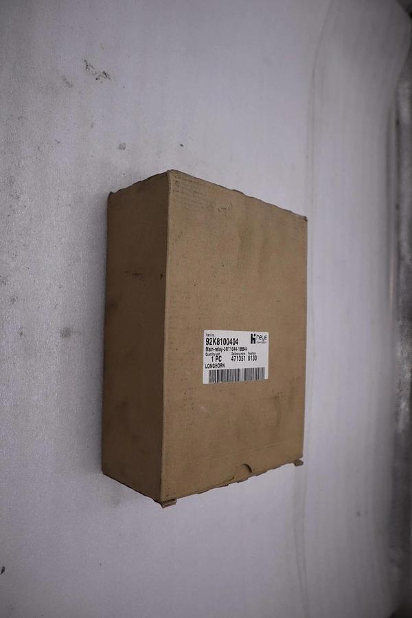 NEW OPEN BOX SIEMENS 3RT1044-1BB44 CONTACTOR 3RT10441BB44 STK CC182