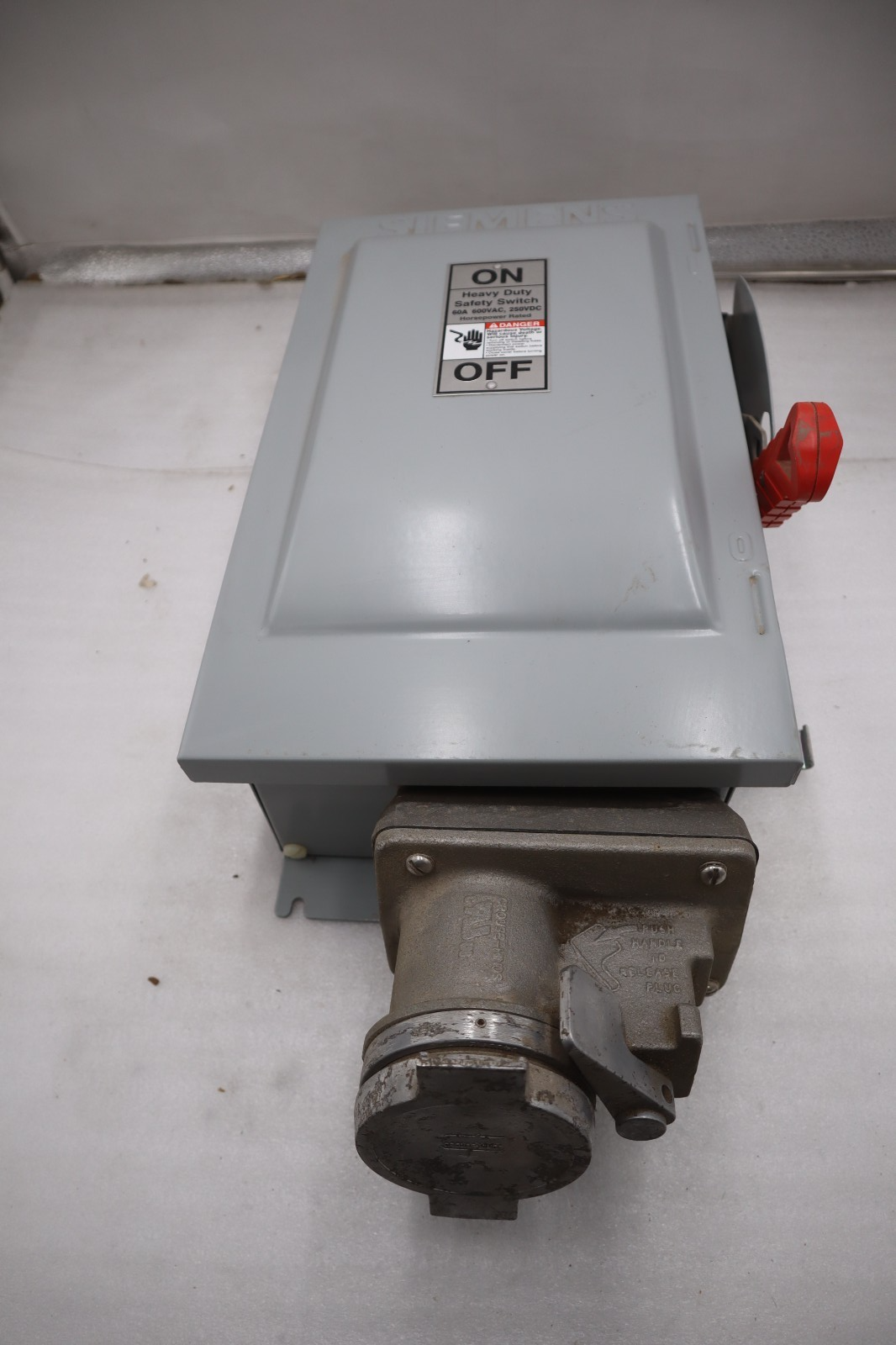 Used HNF362JCH - Siemens 60A 600V 3-Pole Heavy Duty Non-Fusible Safety Switch NEW