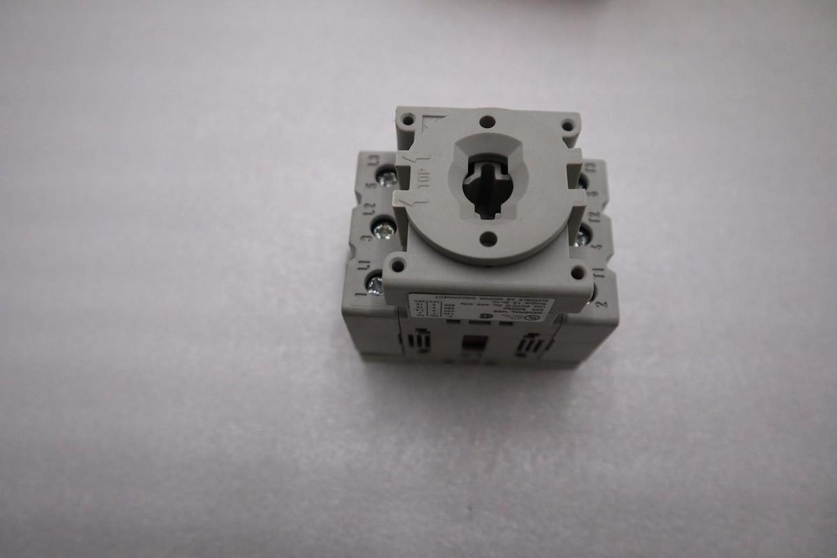 Used Allen-Bradley 194E-A32-1753 Load Switch STOCK H848A