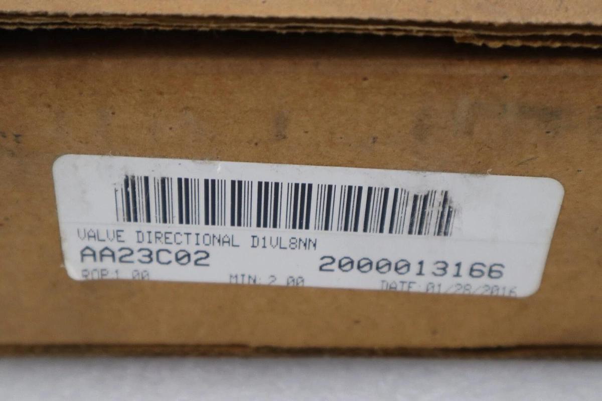 Used NEW Parker D1VL008NN DIR CNTRL LEVER OPERATED STOCK 1400C