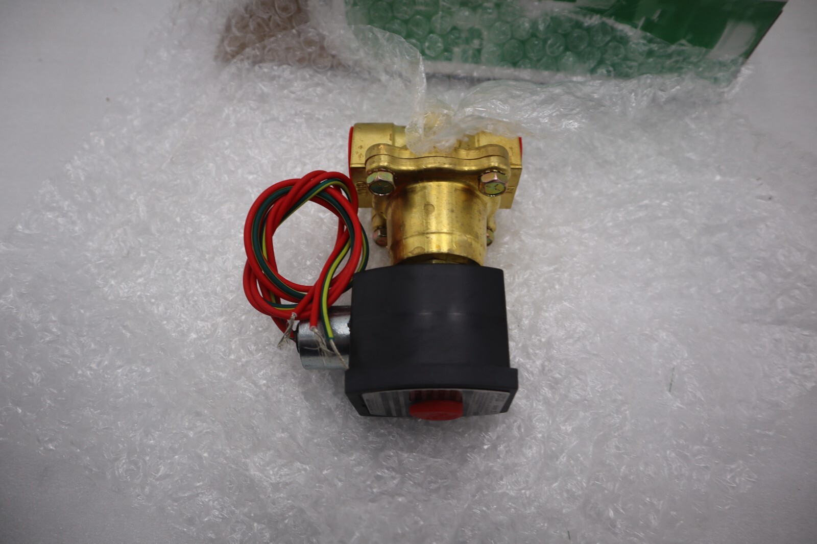 NEW IN BOX REDHAT EF8210G026 3/4 2W SOLENOID VALVE STOCK G541