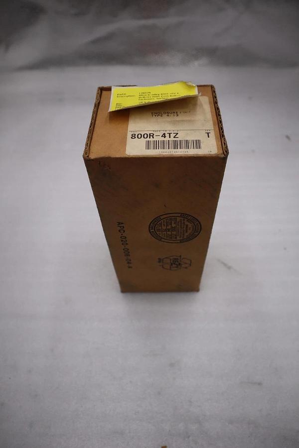 Used ALLEN BRADLEY 800R-4TZ SER. T - NEW IN BOX - STOCK 1423CC