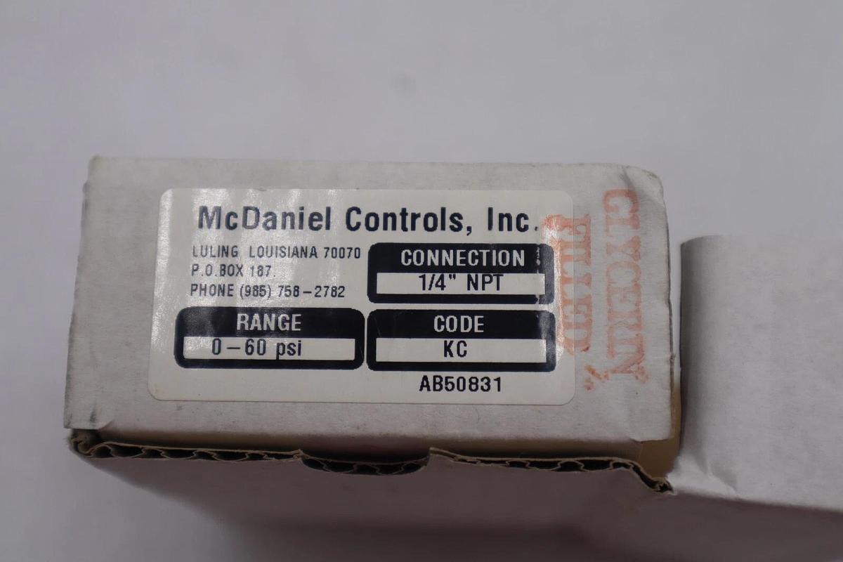 McDANIEL CONTROLS AB50831 PRESSURE GAUGE #K-2241