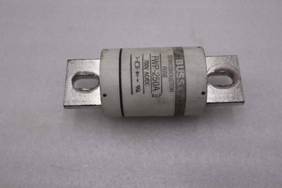Used LOT OF 2 - BUSS FWP-250A SEMICONDUCTOR FUSE 700V AC/DC 250A - STOCK H-1682A