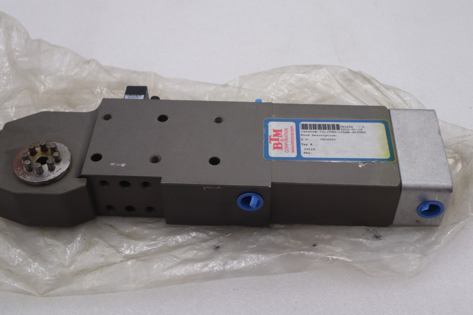Used BTM CORP 74500E-733228H-135AR-SC2P DC PNEUMATIC POWER CLAMP #827A