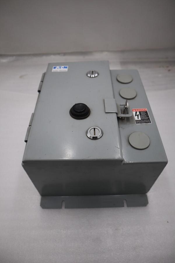 Used NEW EATON CUTLER-HAMMER ECN0508AAA ENCLOSED MOTOR STARTER STOCK H159