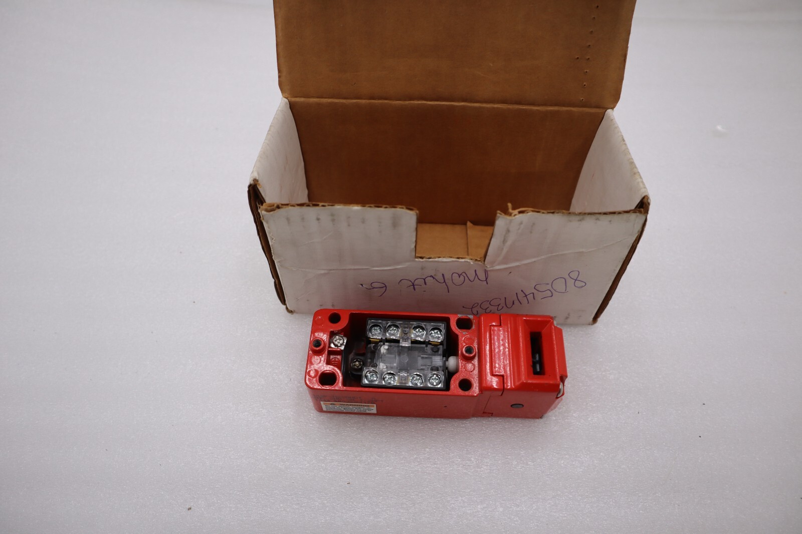 Used NEW IN BOX ALLEN BRADLEY 440K-M22ANDT SERIES A SWITCH STOCK H490A