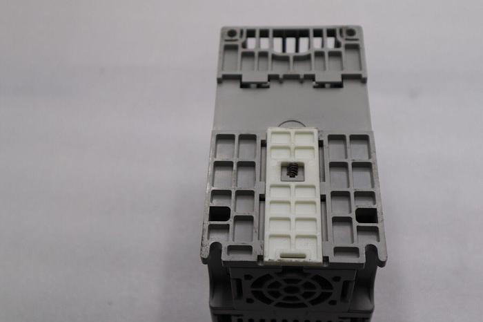 Used ALLEN BRADLEY 22A-B2P3N104 POWERFLEX 4 0.4kW/0.5HP SER A STOCK #1930