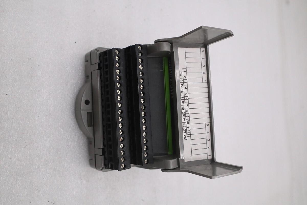 Used GIDDINGS & LEWIS M.1017.3143 R5 STEPPER OUTPUT ENCODER INPUT STOCK 655-D
