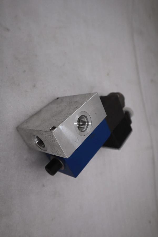 Used REXROTH R900948803 PROPORTIONAL VALVE DBEE6-11/100G24K31M - STOCK GF545
